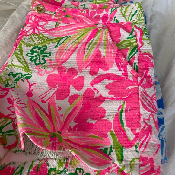 Lilly Pulitzer buttercup shorts - Picture 2 of 3